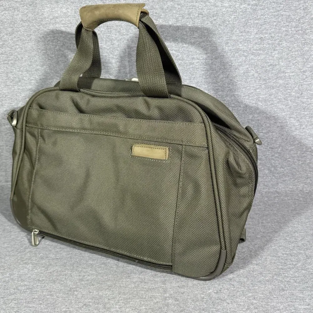 Briggs & Riley 226-7 Olive Ballistic Nylon Duffel Bag Carry On Travel Tag Intact